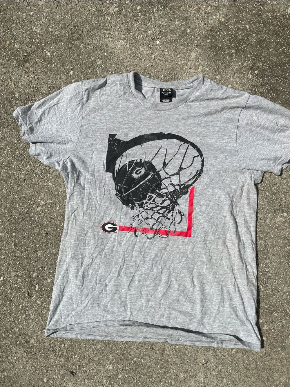 Hanes Men’s Gray Georgia Bulldogs Basketball Hoop Graphic Tee